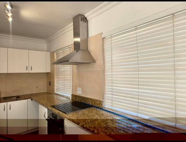 4 BEDROOM HOUSE FOR SALE IN FLAMINGO VLEI